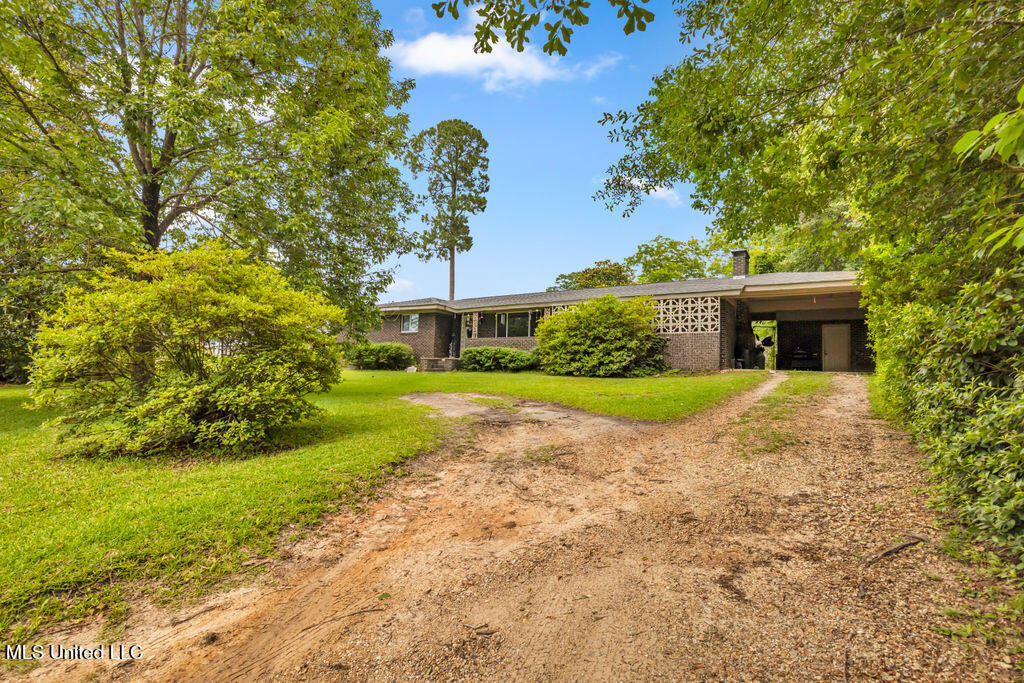615 Baker Street, Wiggins, Mississippi image 4