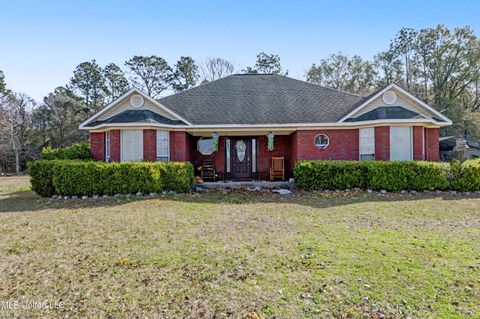 Homes For Sale - 142 Lynne Lane<br/> Lucedale, MS 39452