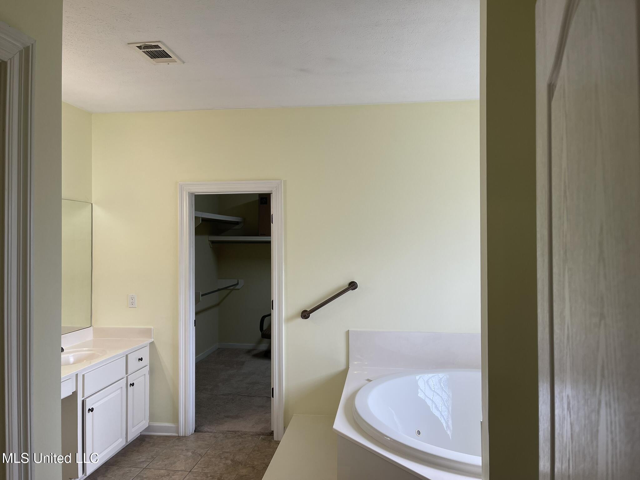 362 Mallory Drive, Byram, Mississippi image 13