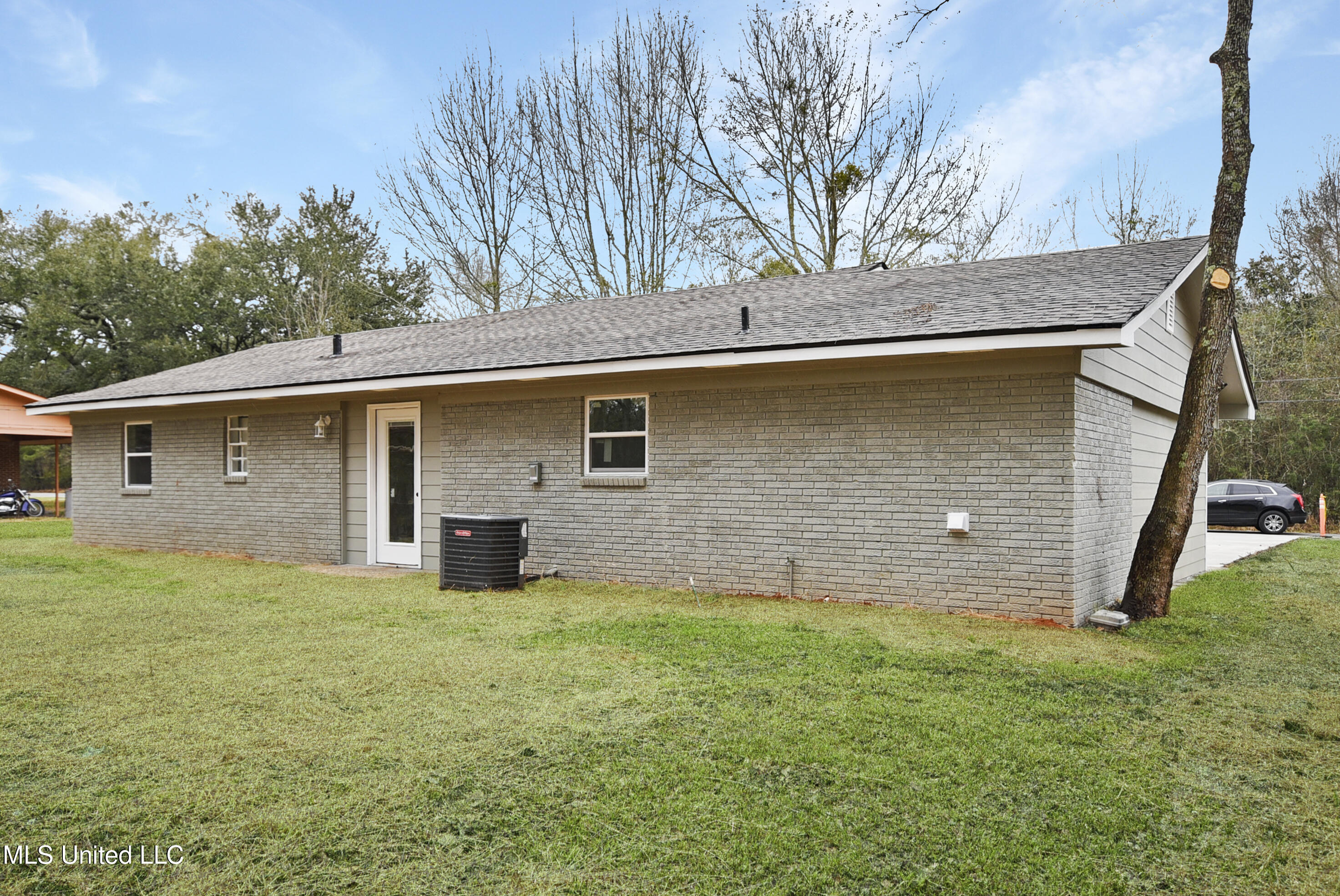8309 Sherbrook Street, Moss Point, Mississippi image 2
