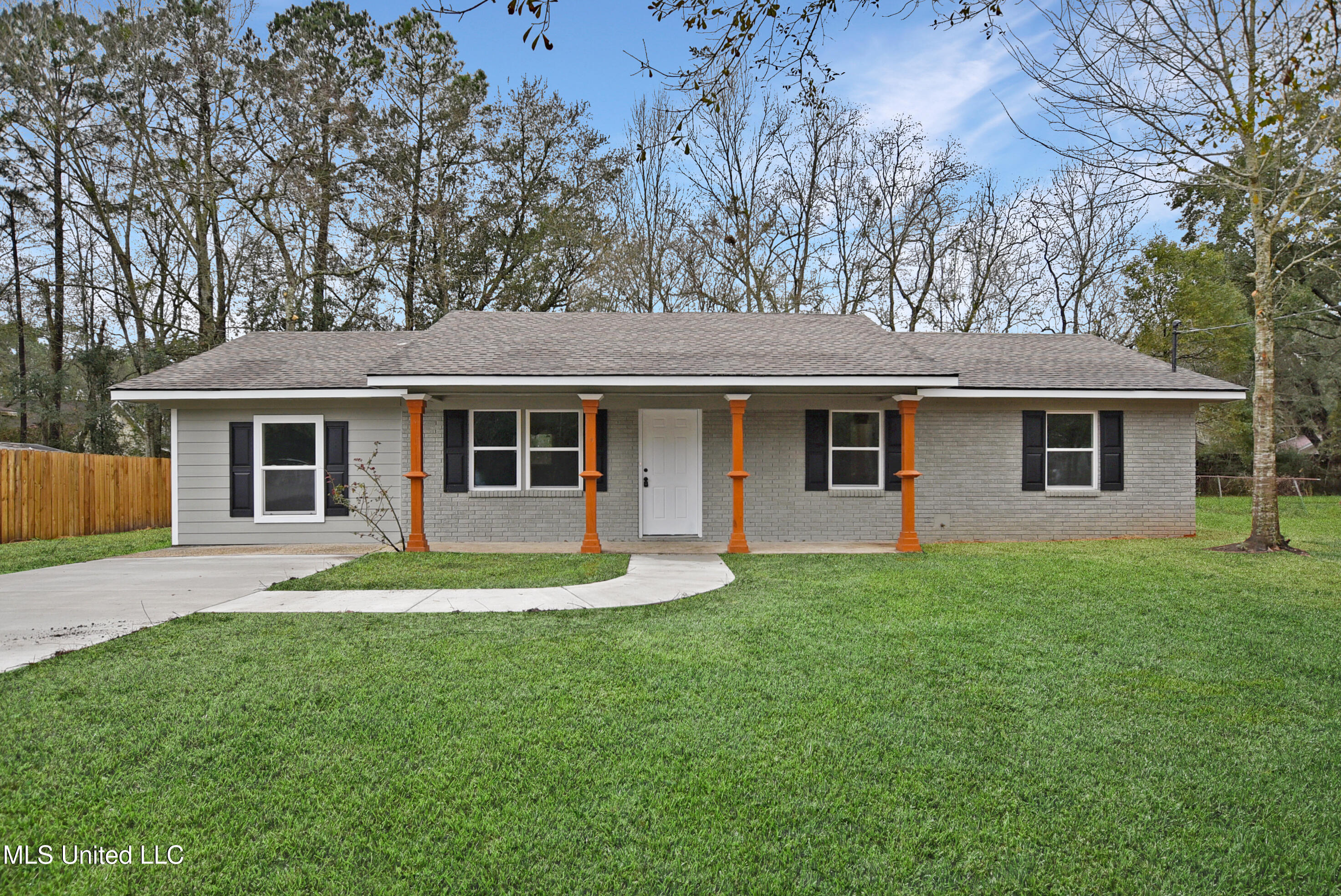 8309 Sherbrook Street, Moss Point, Mississippi image 1