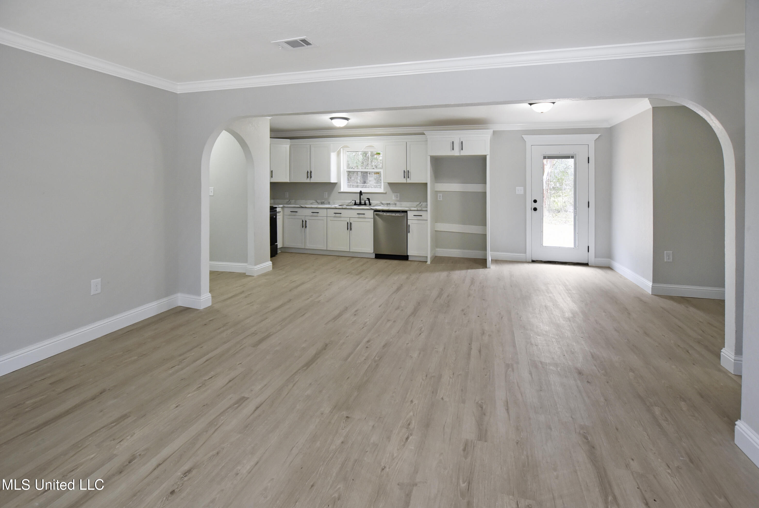 8309 Sherbrook Street, Moss Point, Mississippi image 4