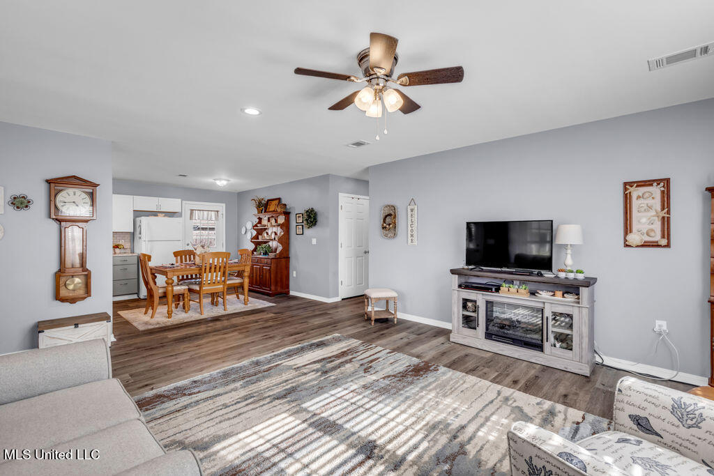 32 Pembrook Circle, Gulfport, Mississippi image 8