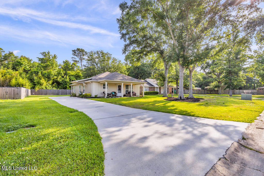 32 Pembrook Circle, Gulfport, Mississippi image 2