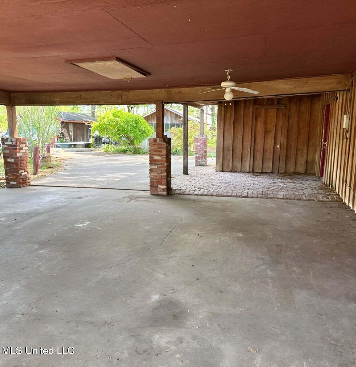 405 Hampton Street, Indianola, Mississippi image 2