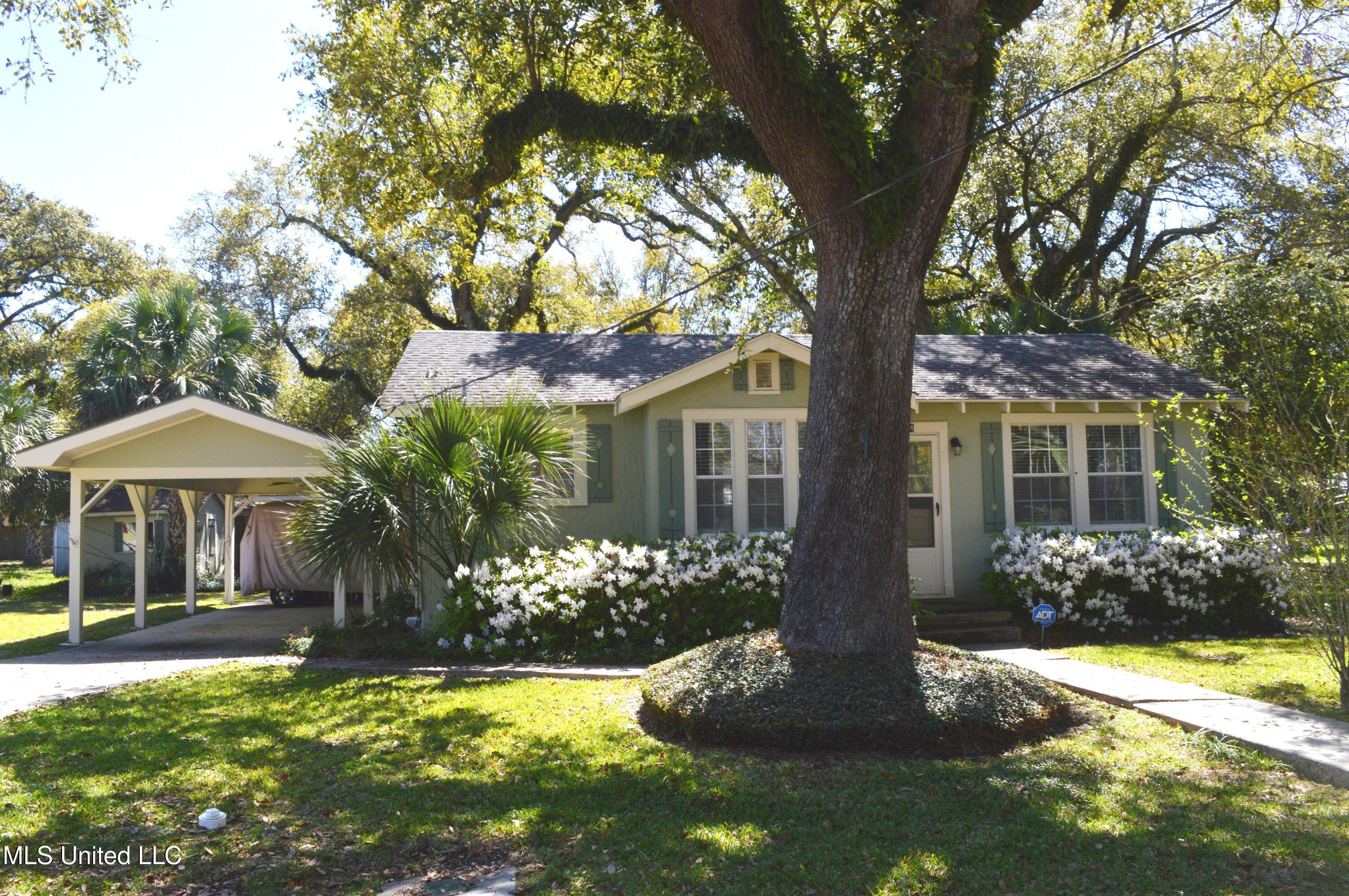324 Demontluzin Avenue, Bay Saint Louis, Mississippi image 3