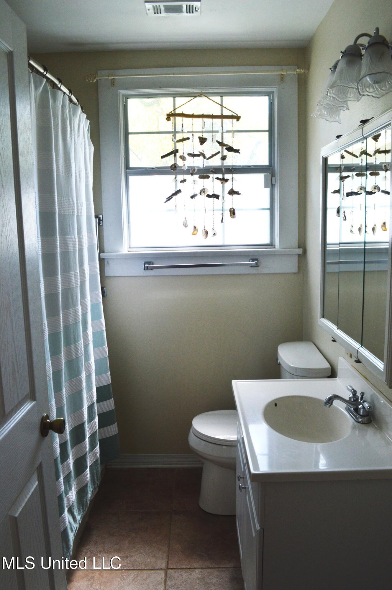 324 Demontluzin Avenue, Bay Saint Louis, Mississippi image 18