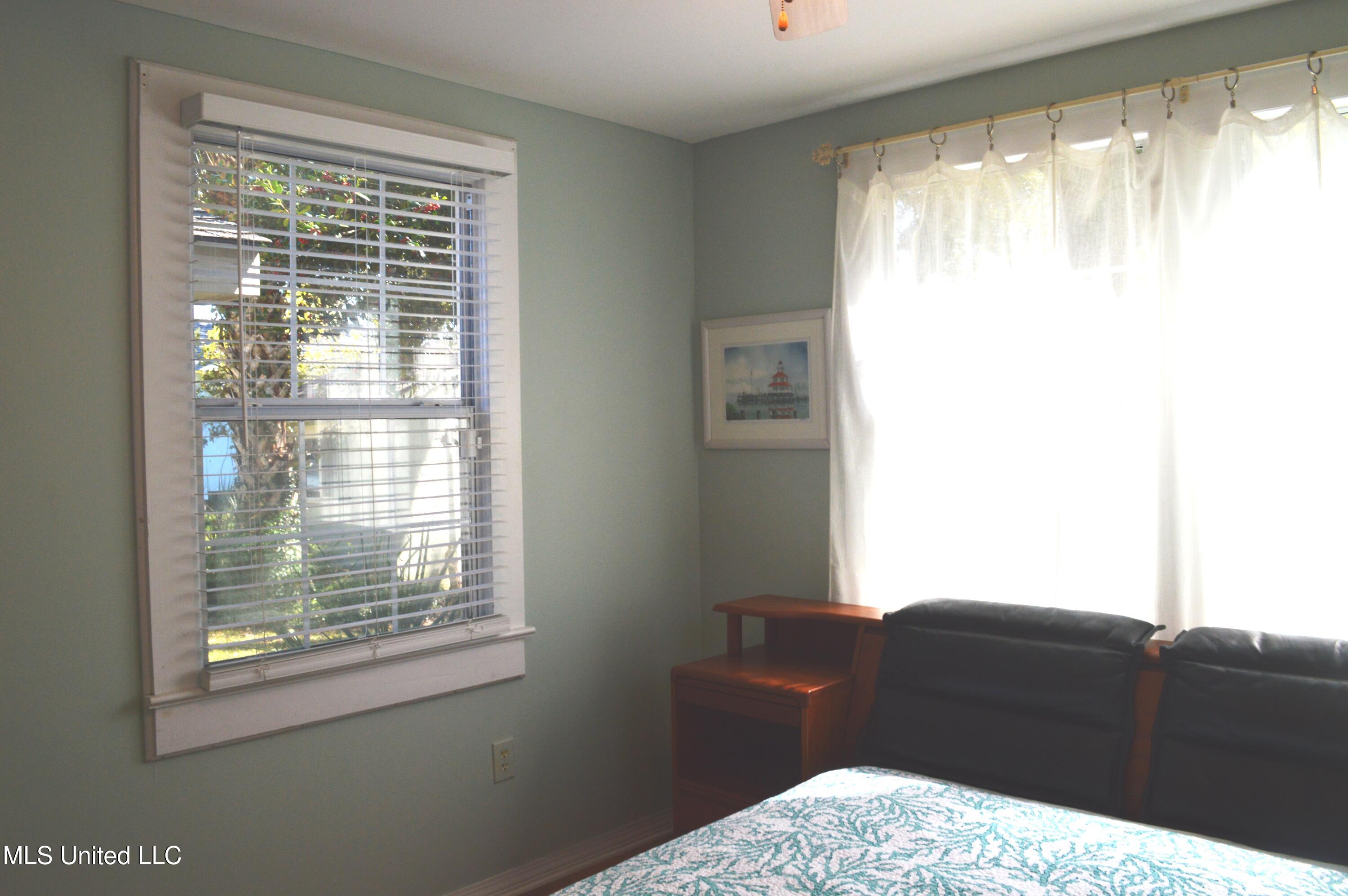 324 Demontluzin Avenue, Bay Saint Louis, Mississippi image 26