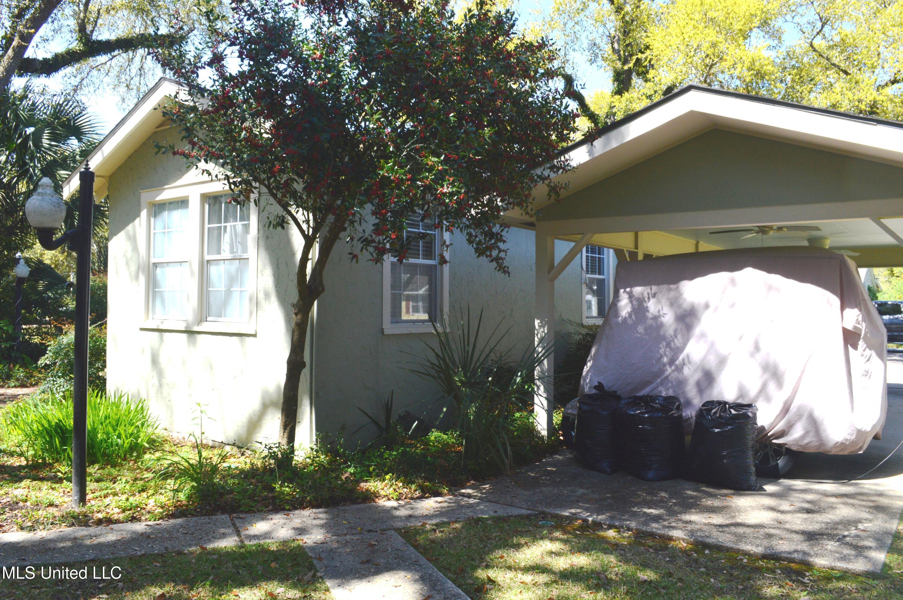 324 Demontluzin Avenue, Bay Saint Louis, Mississippi image 6