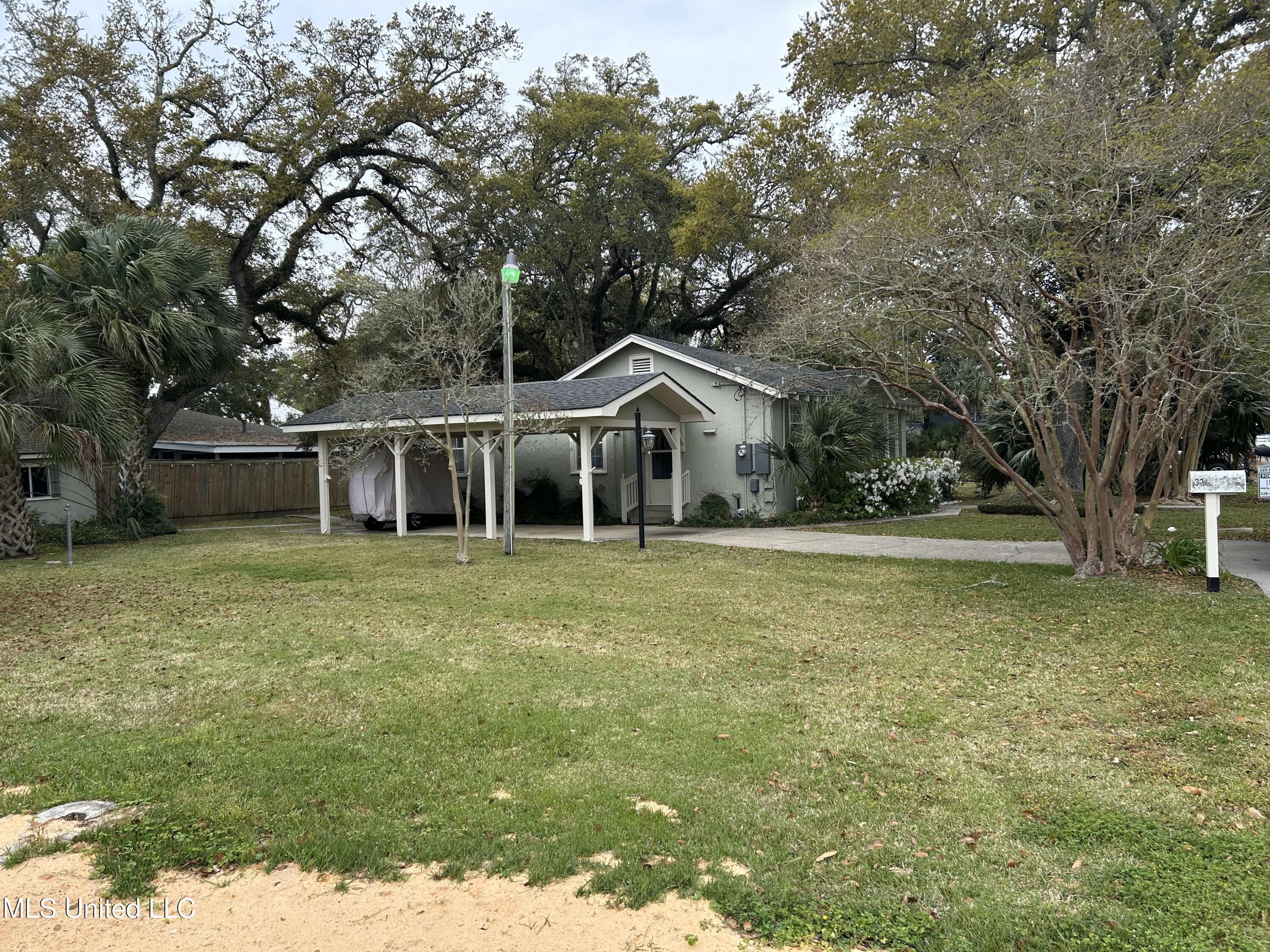 324 Demontluzin Avenue, Bay Saint Louis, Mississippi image 28