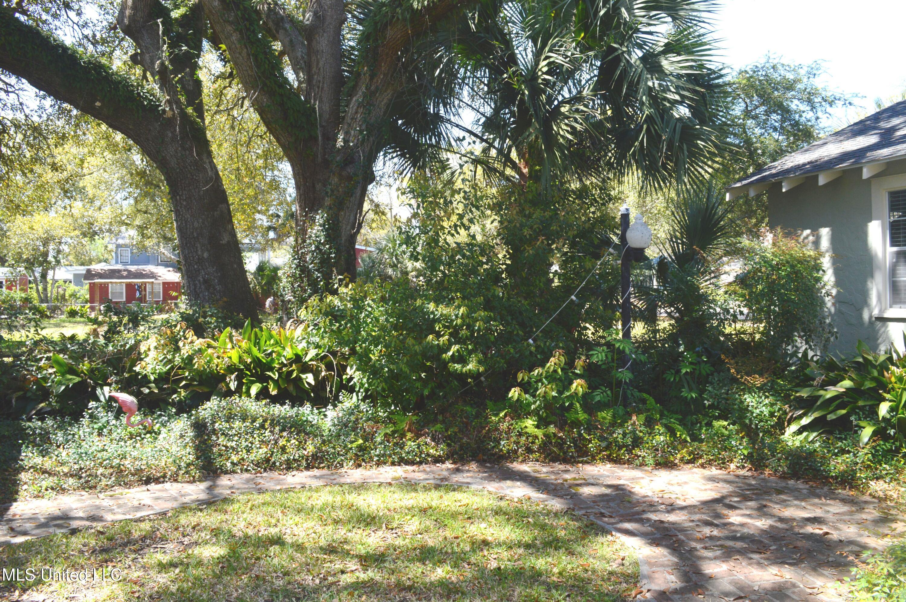 324 Demontluzin Avenue, Bay Saint Louis, Mississippi image 8