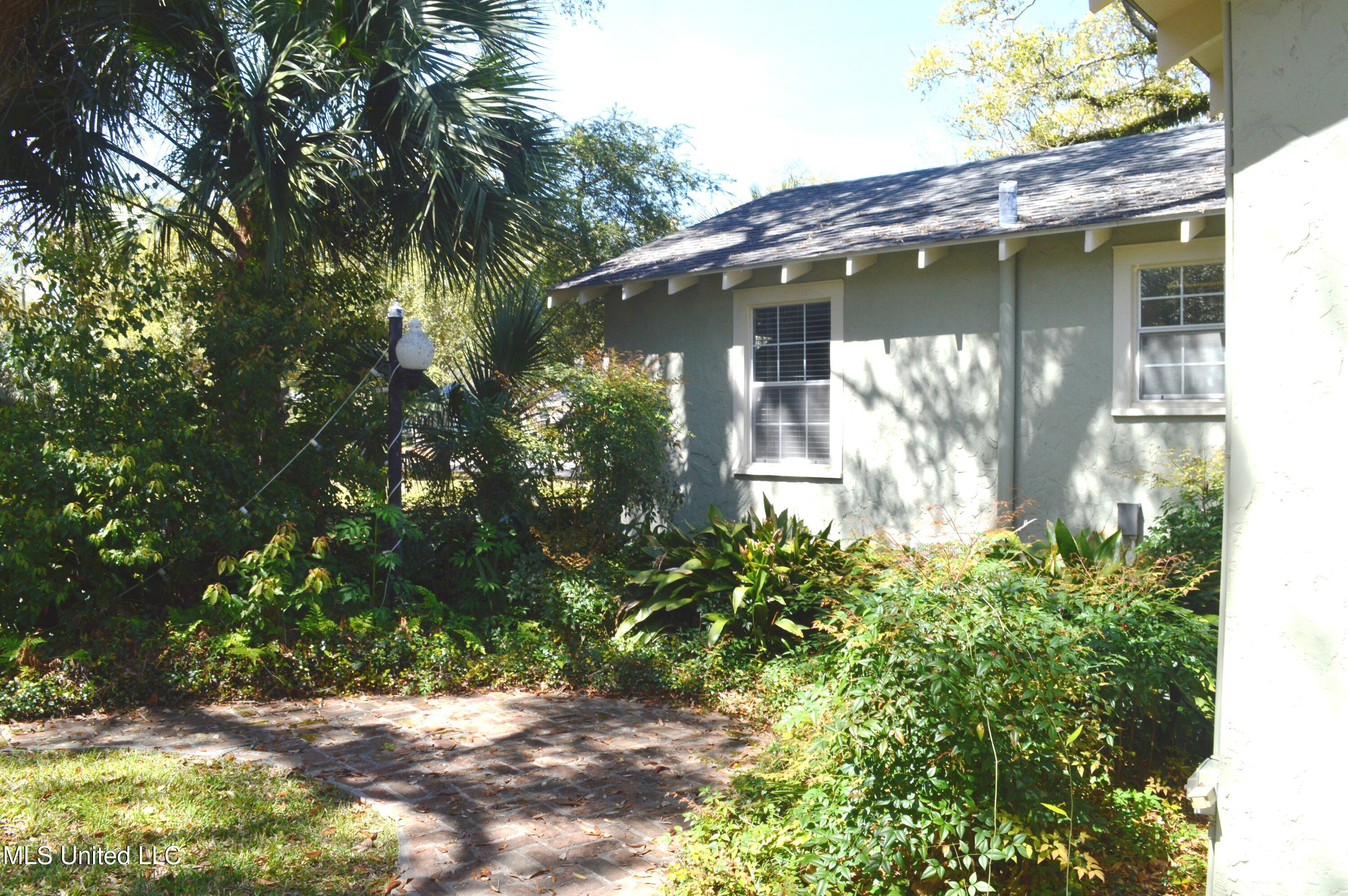 324 Demontluzin Avenue, Bay Saint Louis, Mississippi image 7