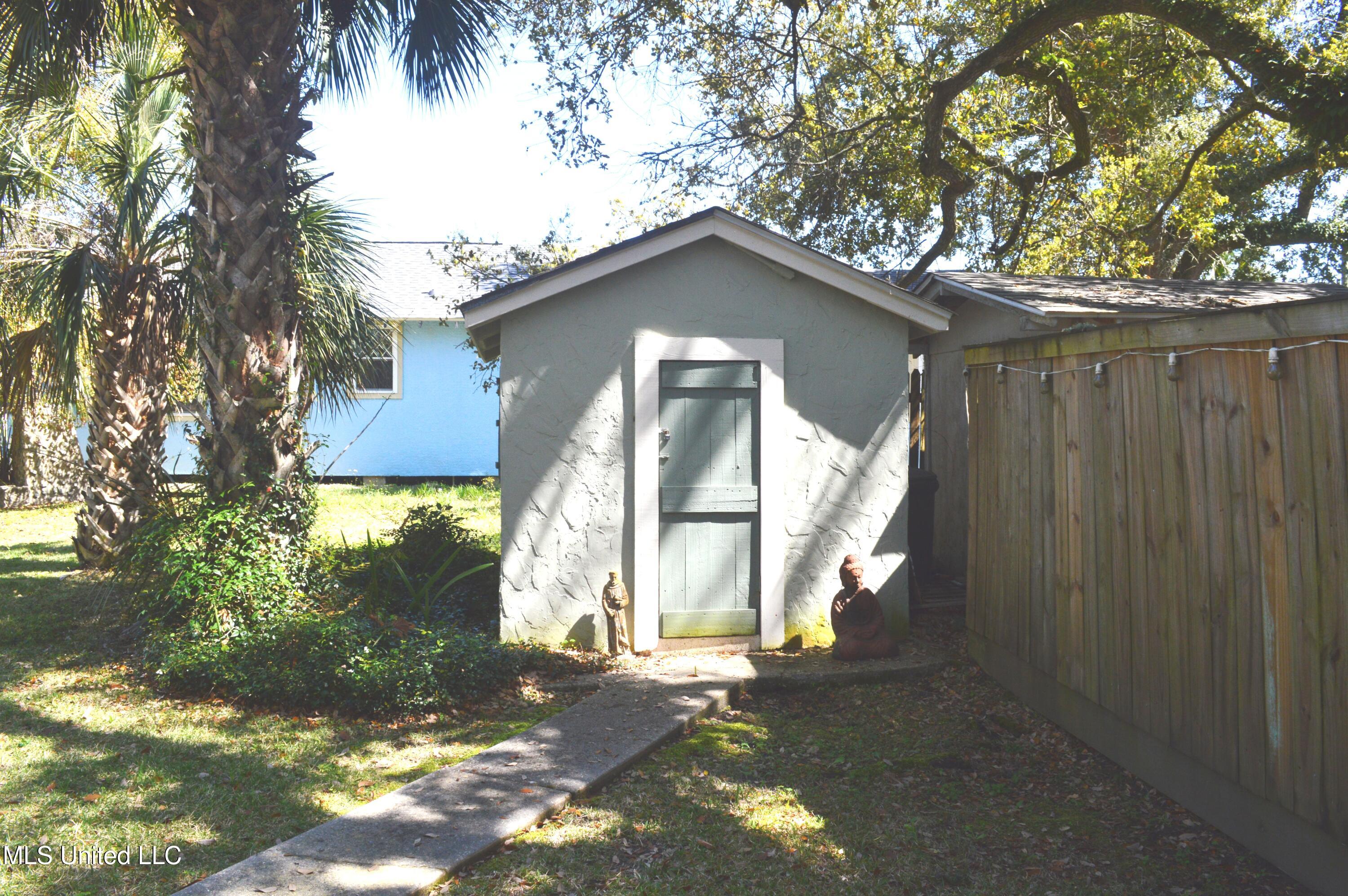 324 Demontluzin Avenue, Bay Saint Louis, Mississippi image 5