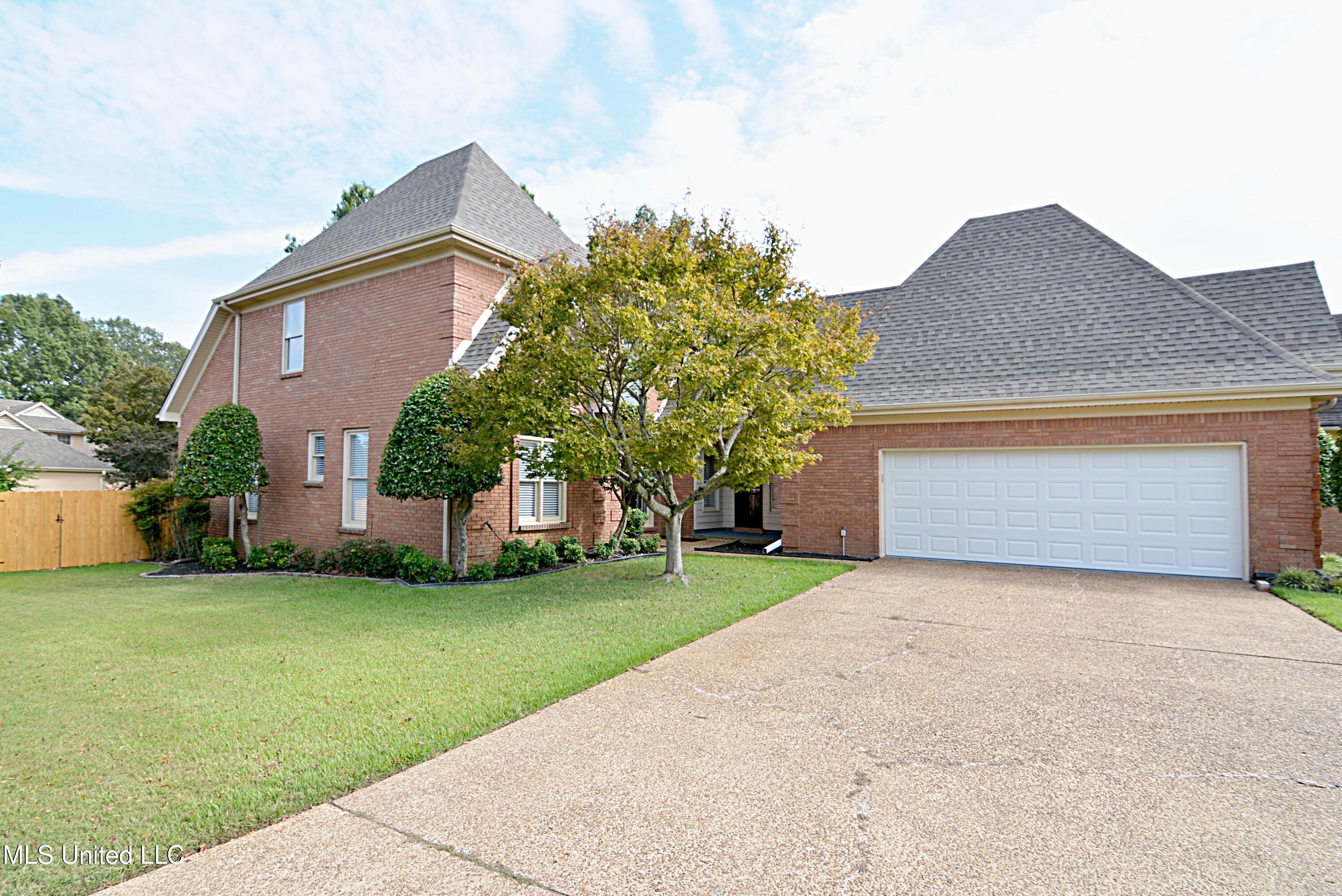 5305 Tournament Drive, Olive Branch, Mississippi image 1