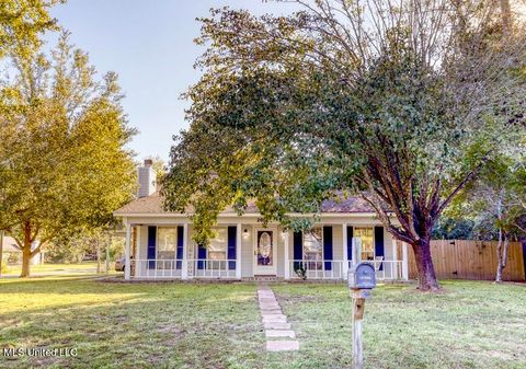 Single Family Residence in Ocean Springs MS 2012 Deer Street.jpg