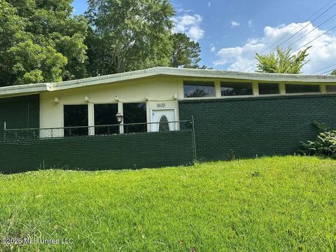 Homes For Sale - 1603 Winchester Street<br/> Jackson, MS 39211