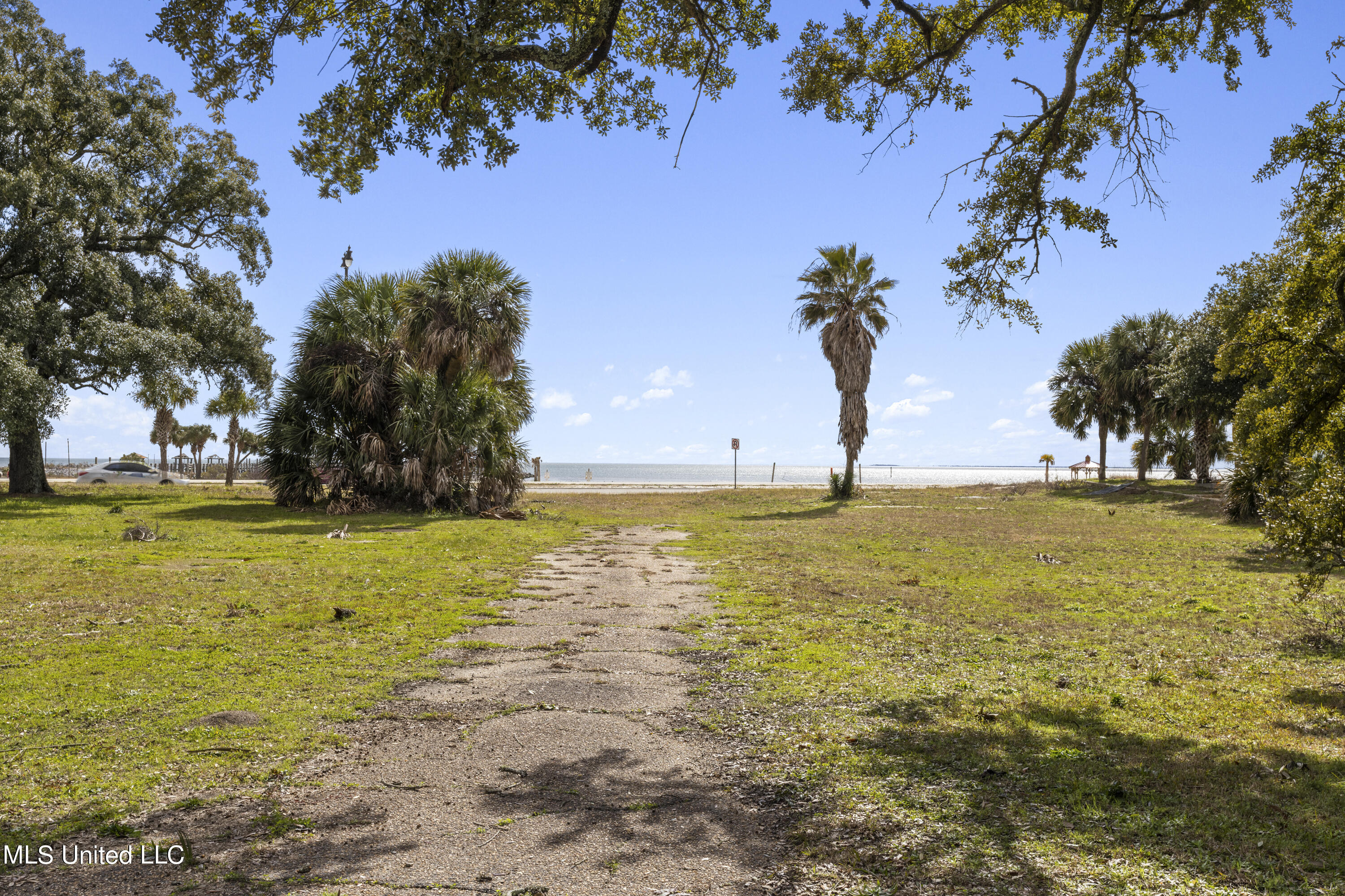 30 E Beach Boulevard, Gulfport, Mississippi image 19