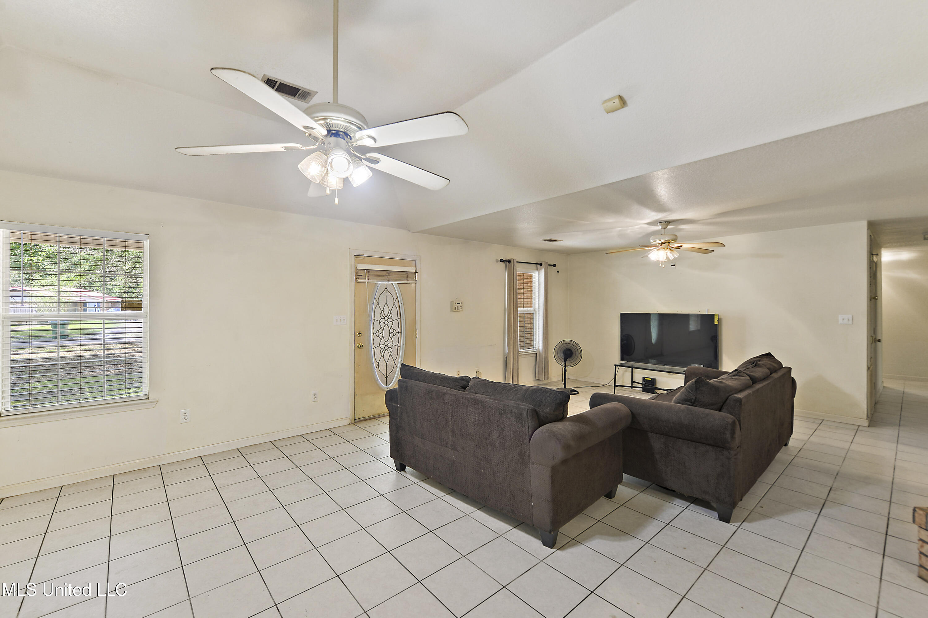 1317 Rosemont Drive, Gautier, Mississippi image 4
