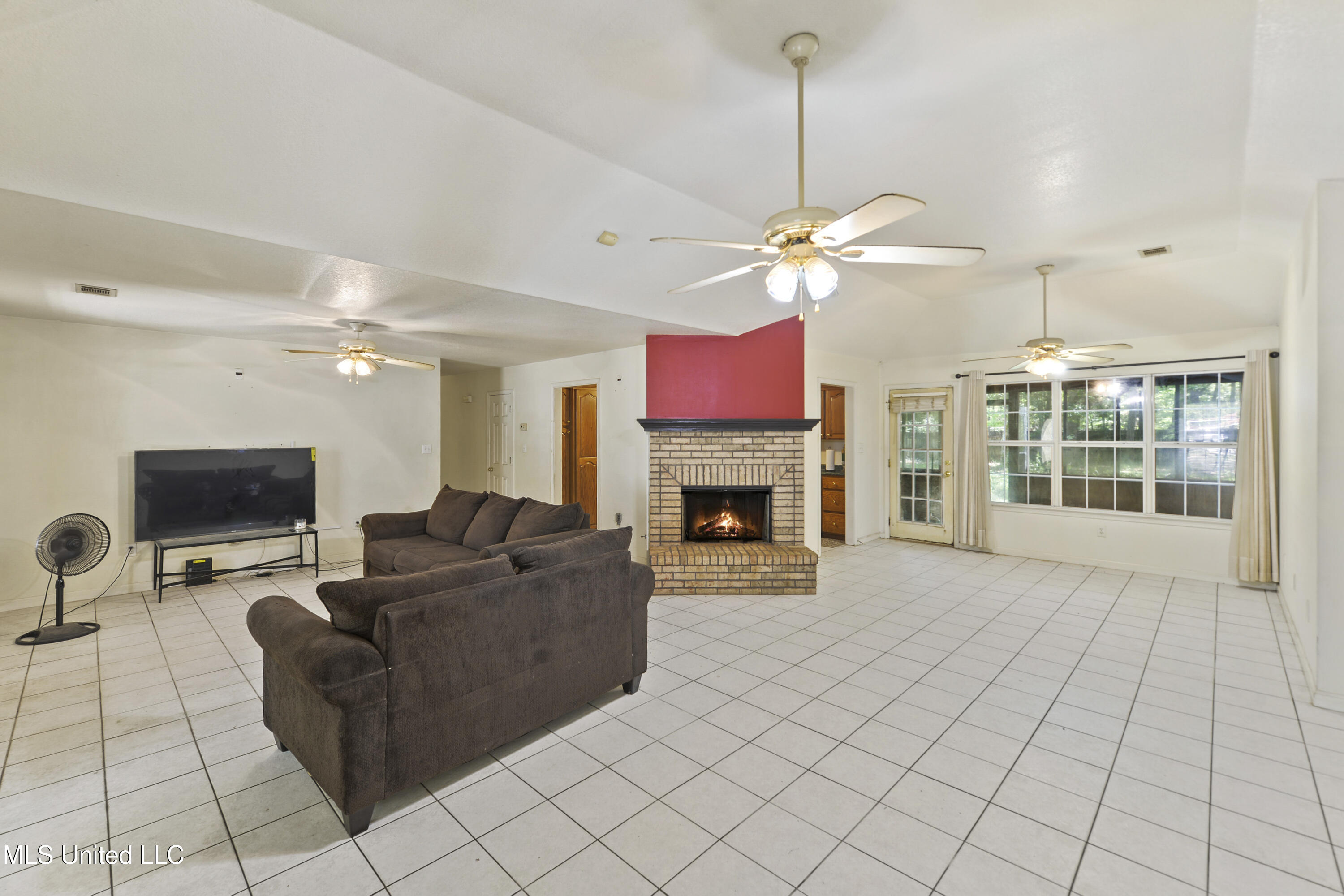 1317 Rosemont Drive, Gautier, Mississippi image 3