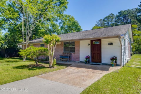 Homes For Sale - 10612 Oak Street<br/> Vancleave, MS 39565