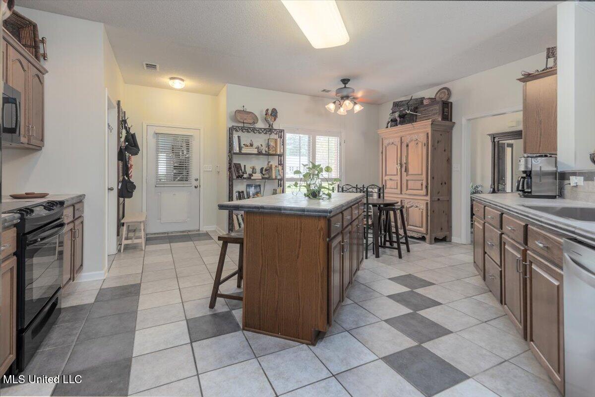 10082 Lacey Drive, Olive Branch, Mississippi image 19
