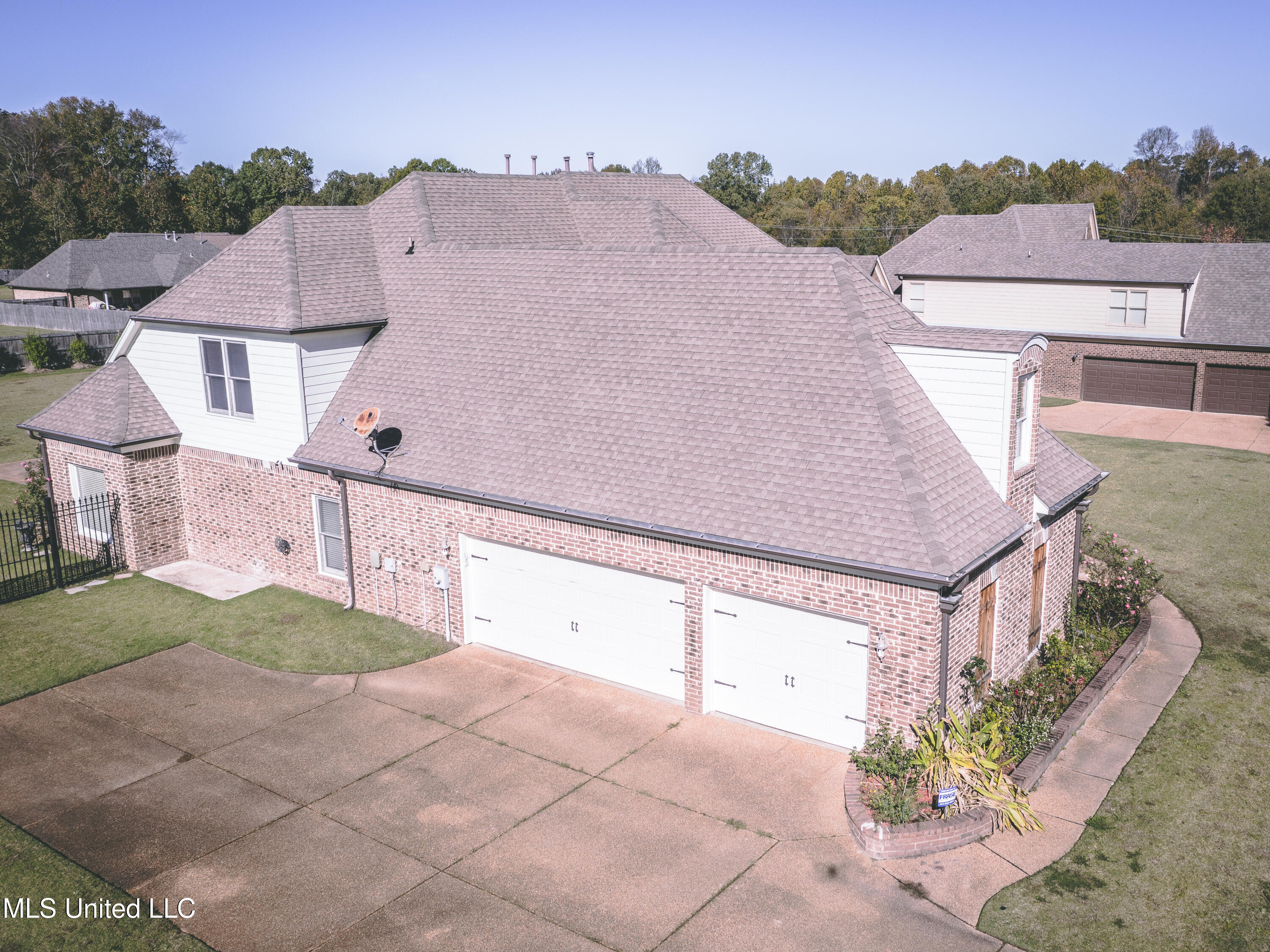 4807 Medora Drive, Olive Branch, Mississippi image 2