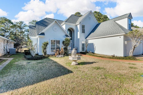 Homes For Sale - 2150 W Fairway Drive<br/> Brandon, MS 39047