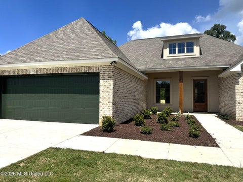Homes For Sale - 24 Hedges Plantation Place<br/> Adams County, Natchez, MS 39120