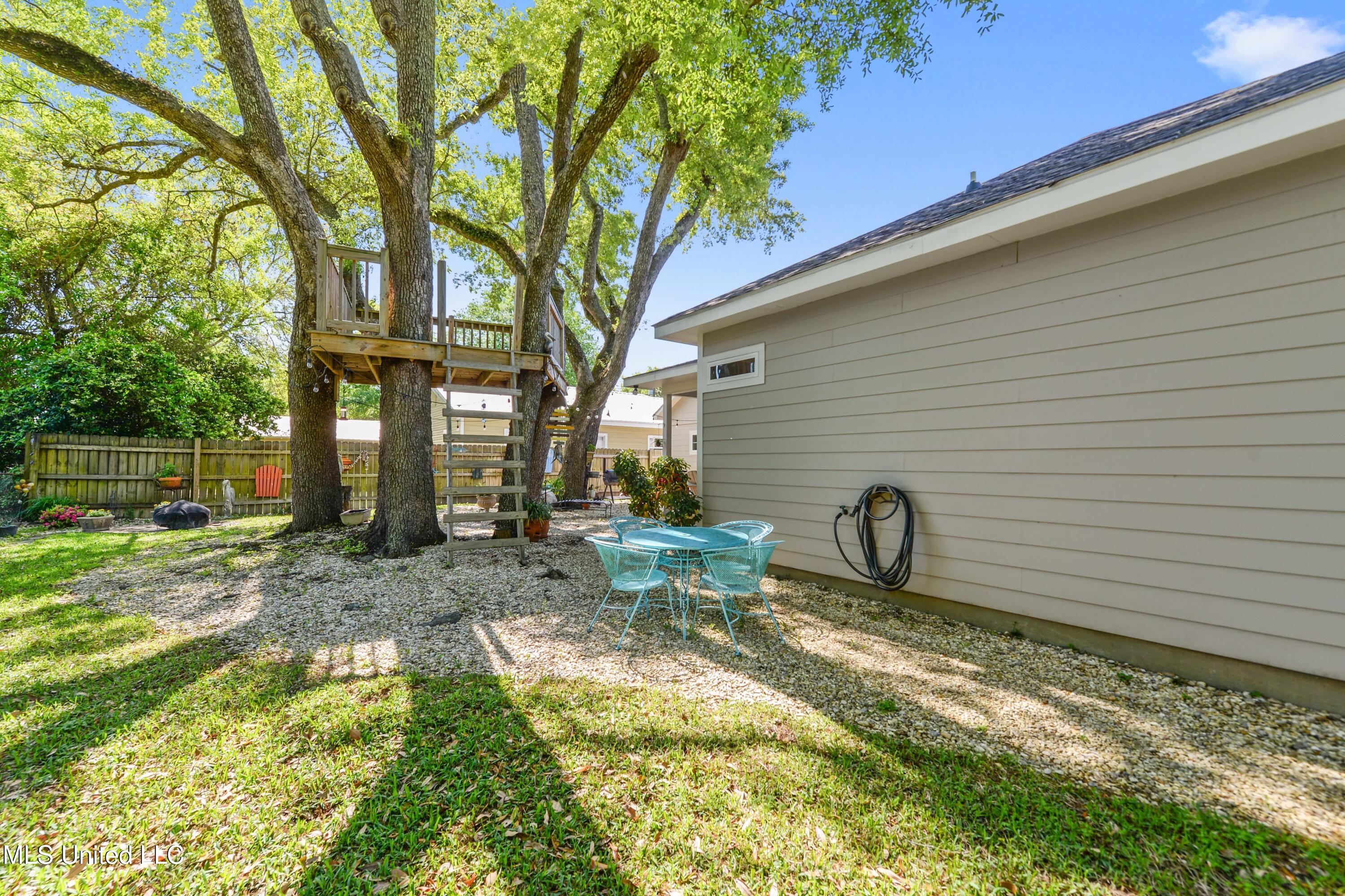 431 Demontluzin Avenue, Bay Saint Louis, Mississippi image 26
