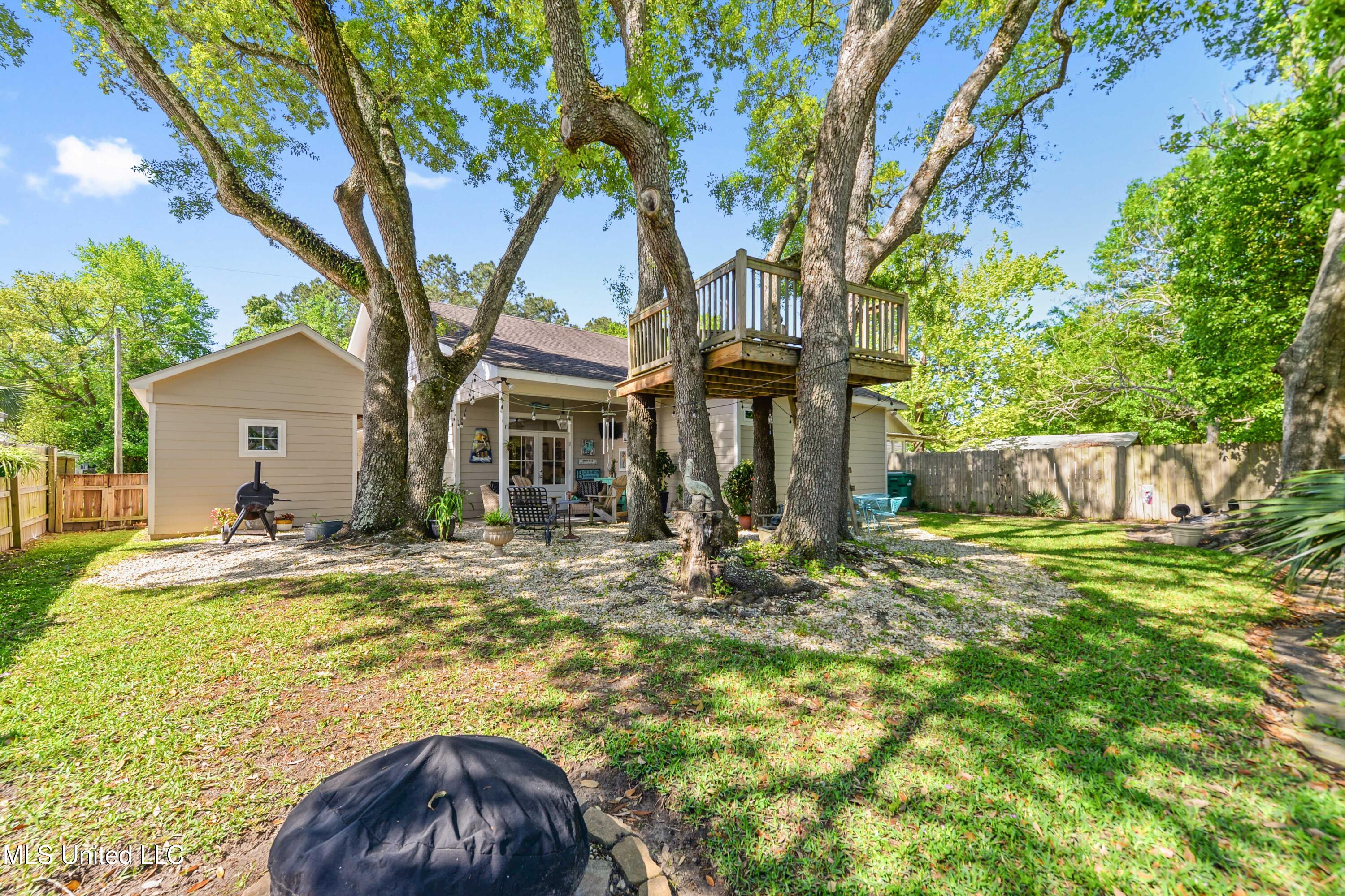 431 Demontluzin Avenue, Bay Saint Louis, Mississippi image 27