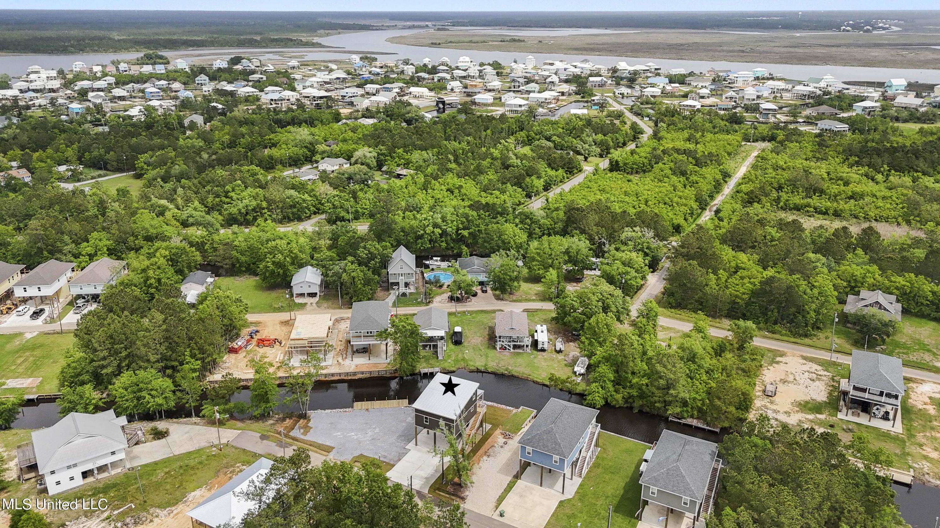 4066 Blue Jay Street, Bay Saint Louis, Mississippi image 32