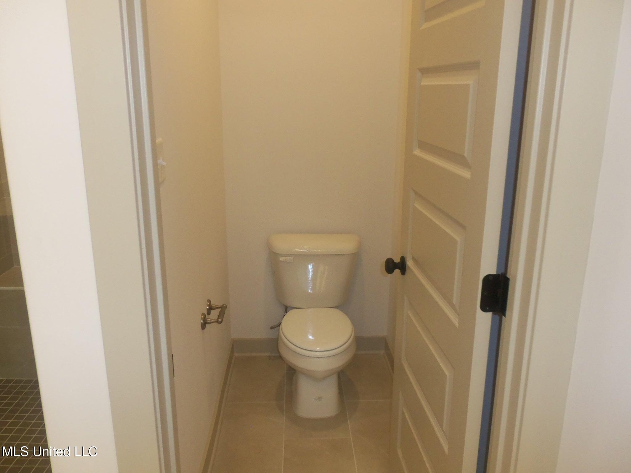 9676 Crape Myrtle Drive, Olive Branch, Mississippi image 24