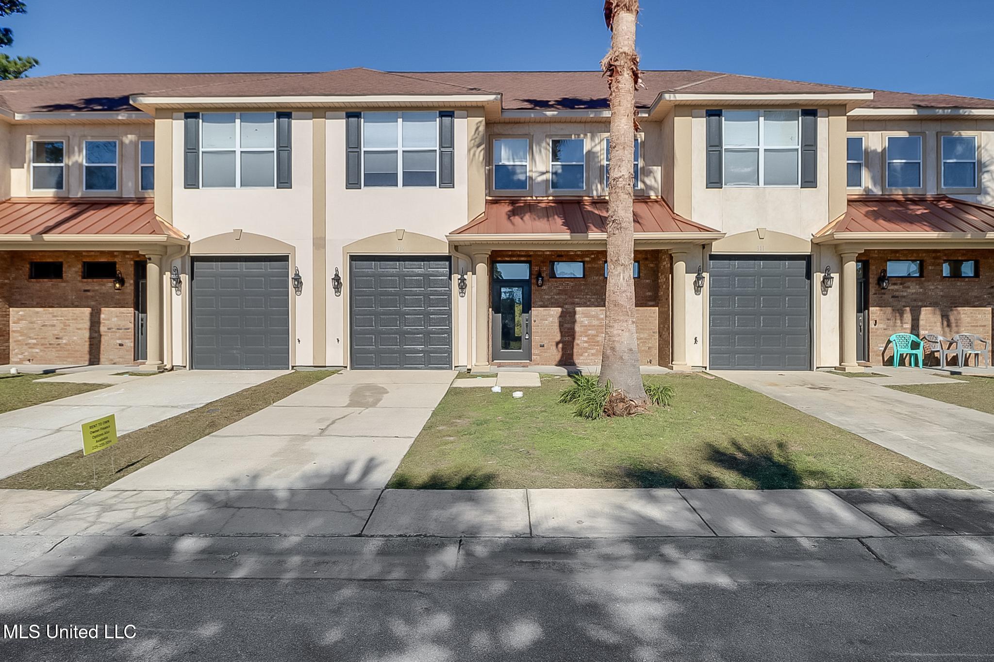 211 Capri Place, Ocean Springs, Mississippi image 2