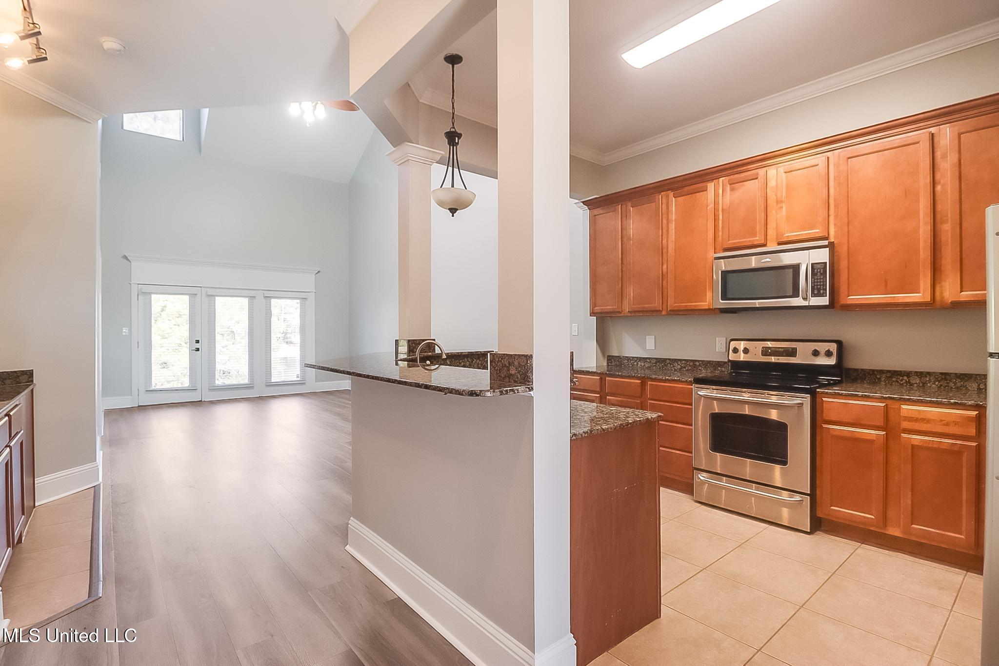 211 Capri Place, Ocean Springs, Mississippi image 7