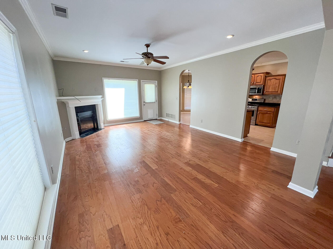 785 W Fairway Pointe Cove, Hernando, Mississippi image 2