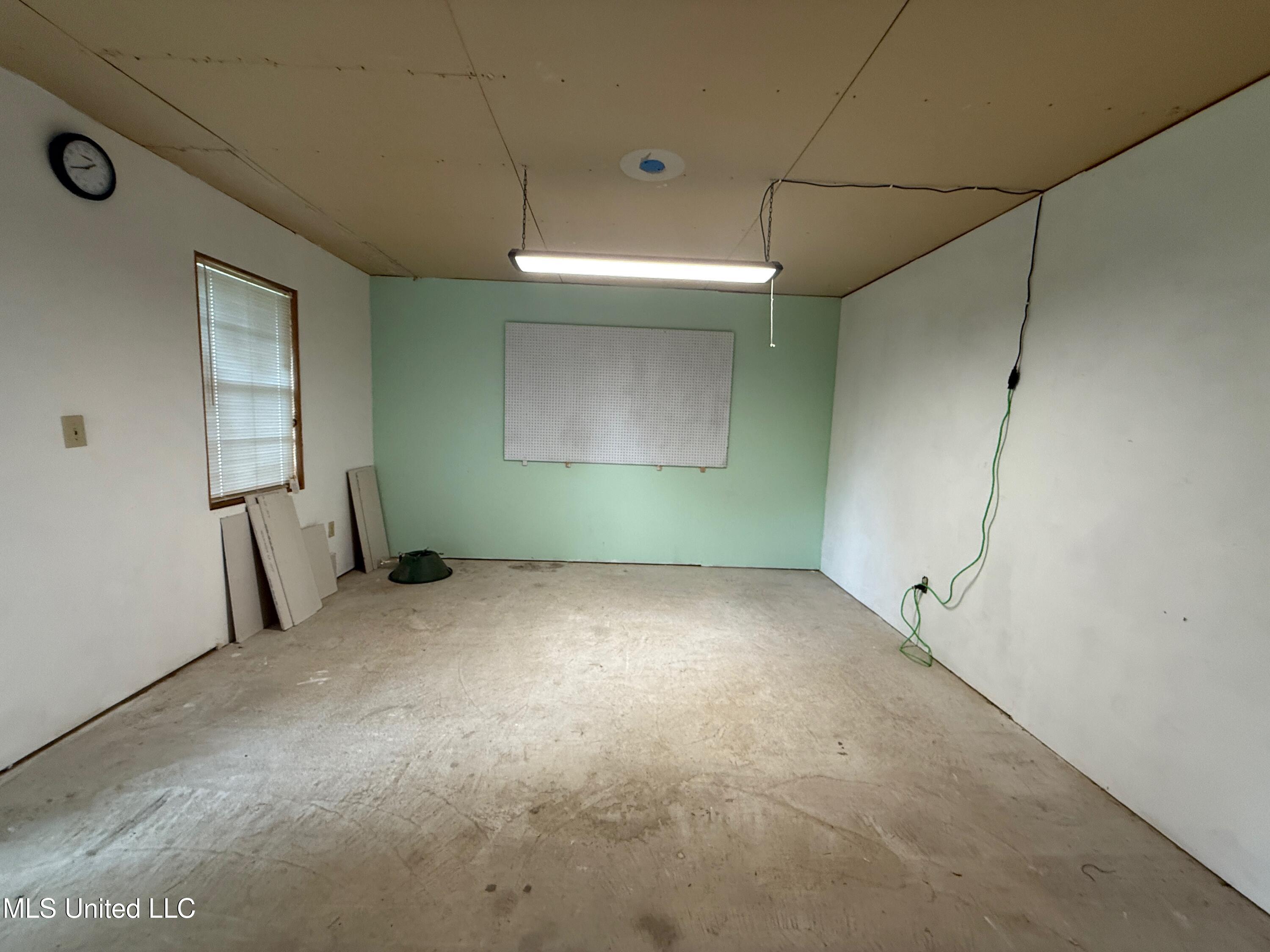 1006 Pine Hill Drive, Carthage, Mississippi image 36