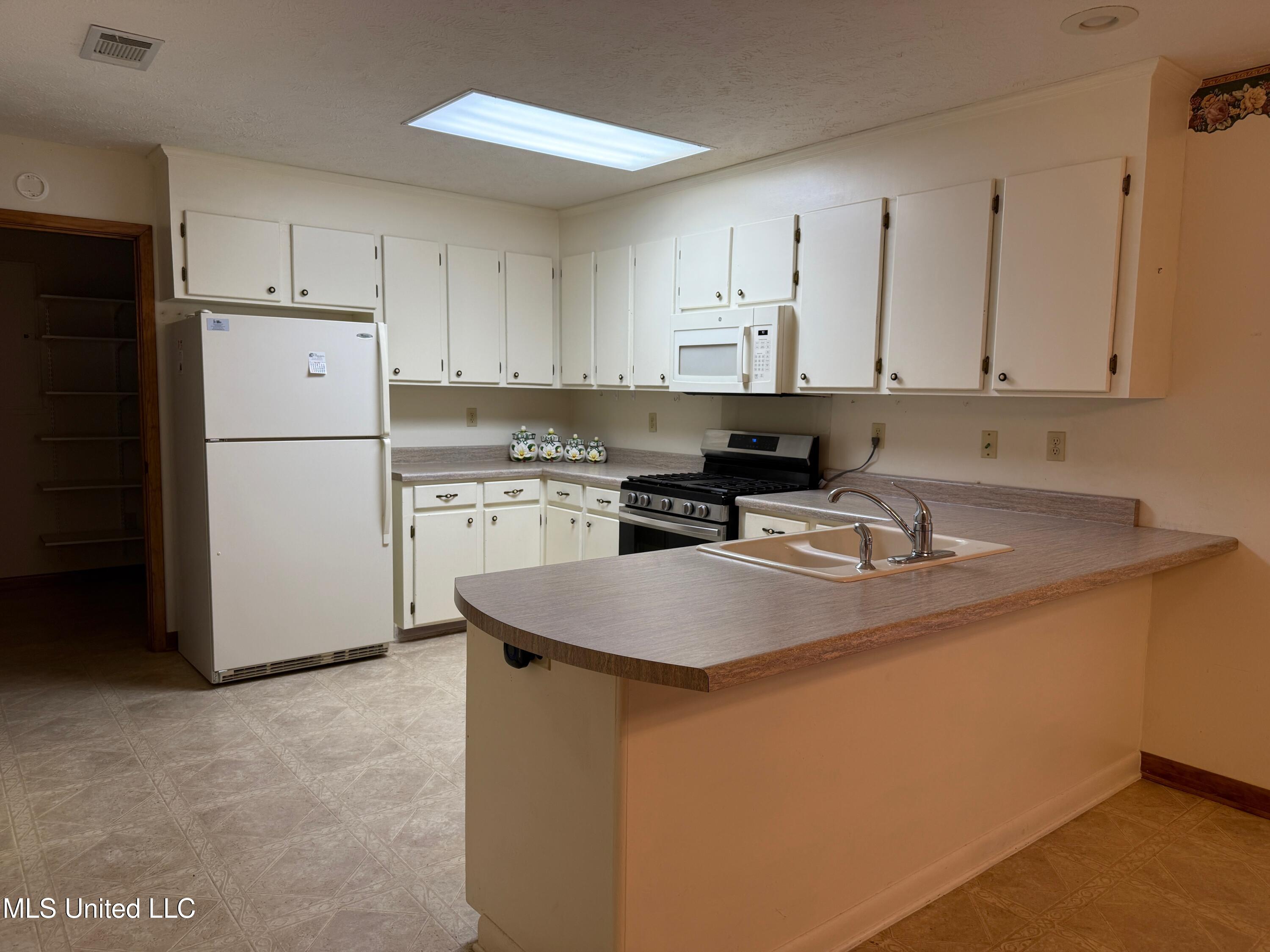 1006 Pine Hill Drive, Carthage, Mississippi image 21