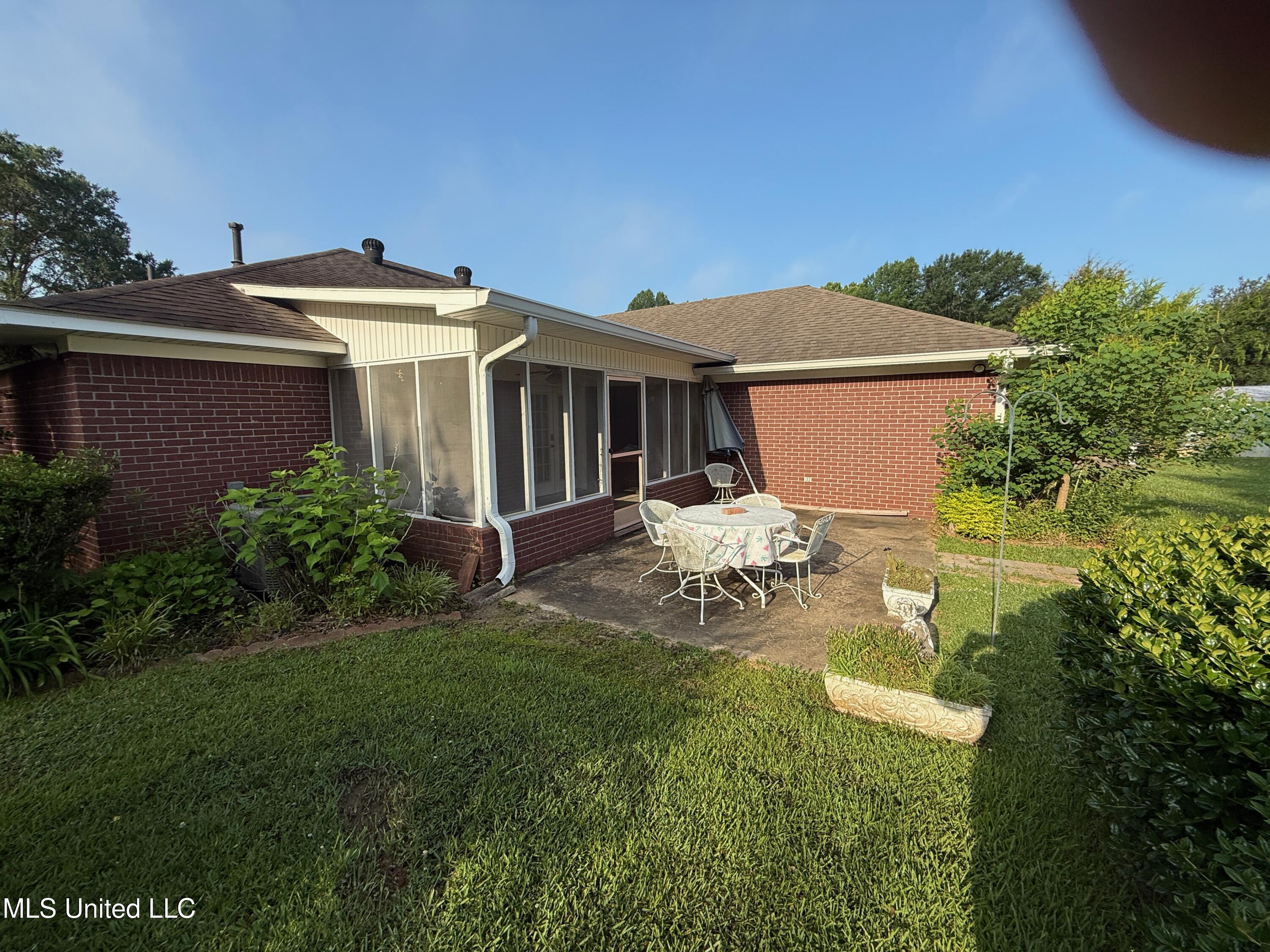 1006 Pine Hill Drive, Carthage, Mississippi image 11