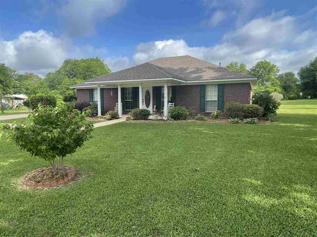 1006 Pine Hill Drive, Carthage, Mississippi image 1