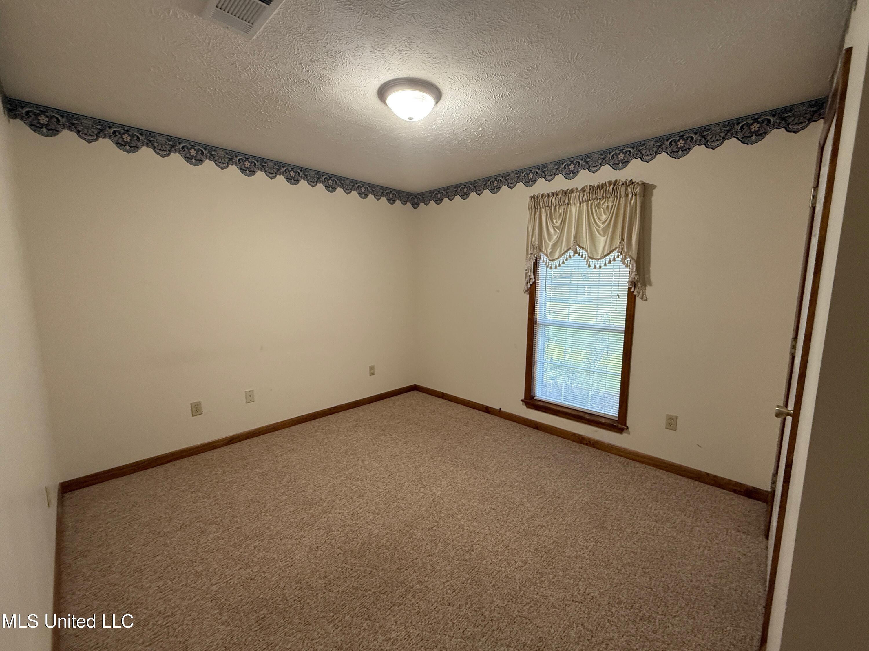 1006 Pine Hill Drive, Carthage, Mississippi image 15