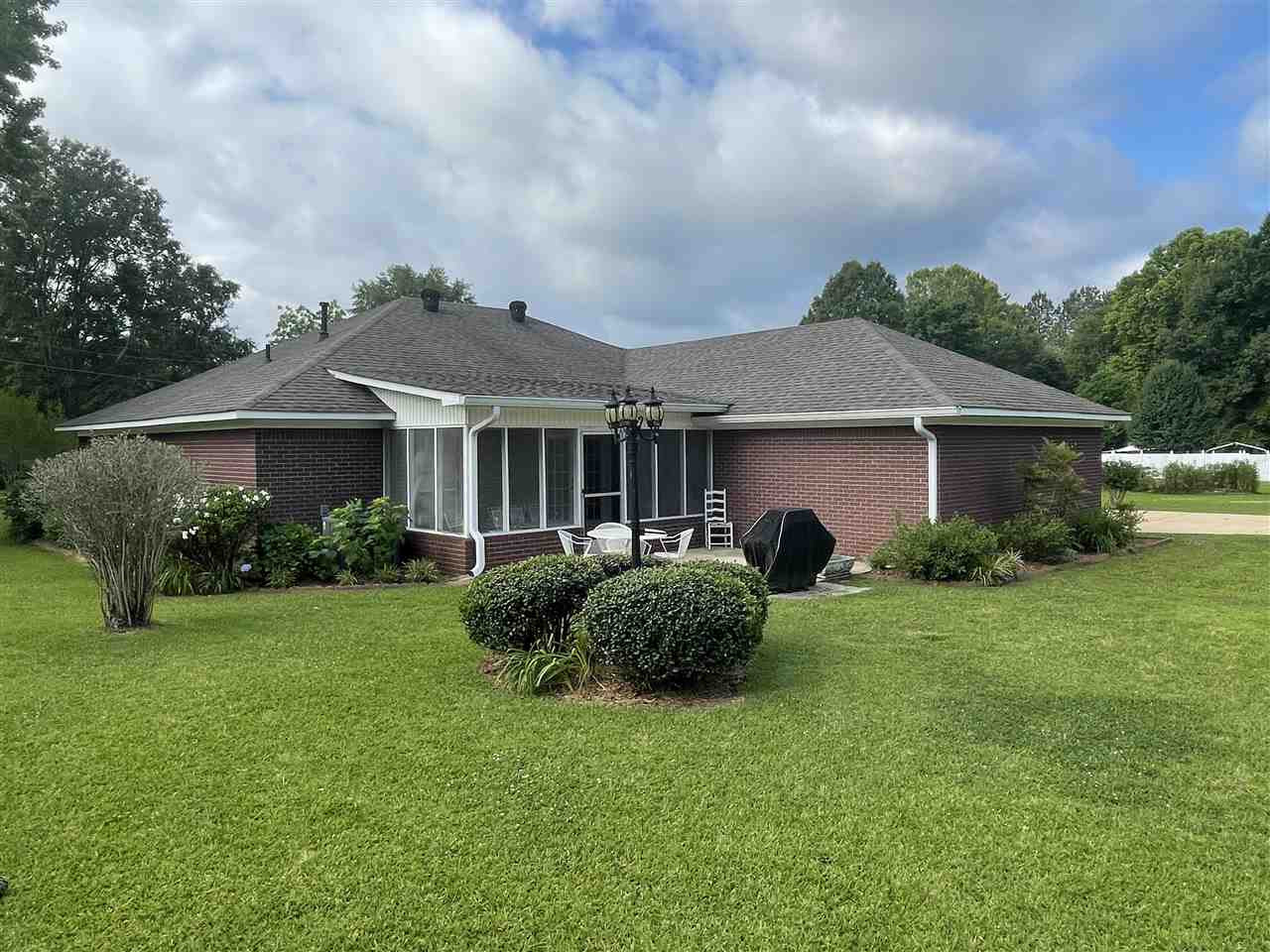 1006 Pine Hill Drive, Carthage, Mississippi image 4