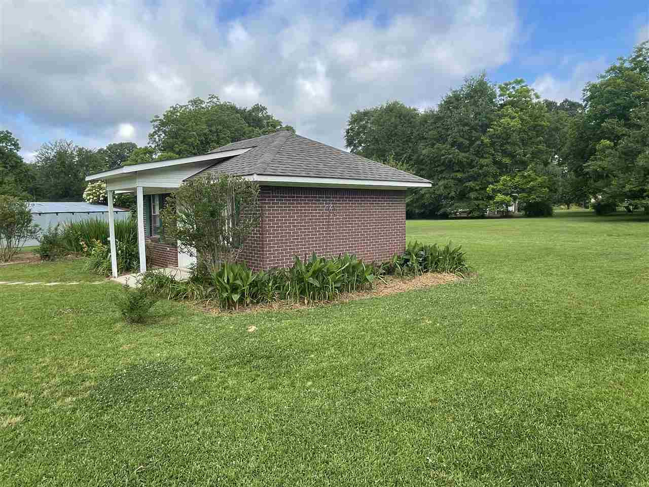1006 Pine Hill Drive, Carthage, Mississippi image 6