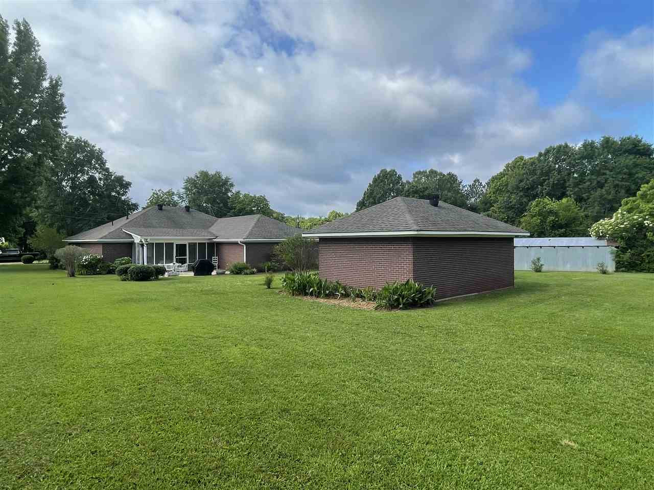 1006 Pine Hill Drive, Carthage, Mississippi image 5