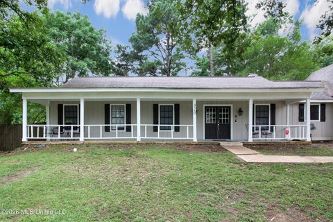 Homes For Sale - 320 Helmsley Drive<br/> Brandon, MS 39047