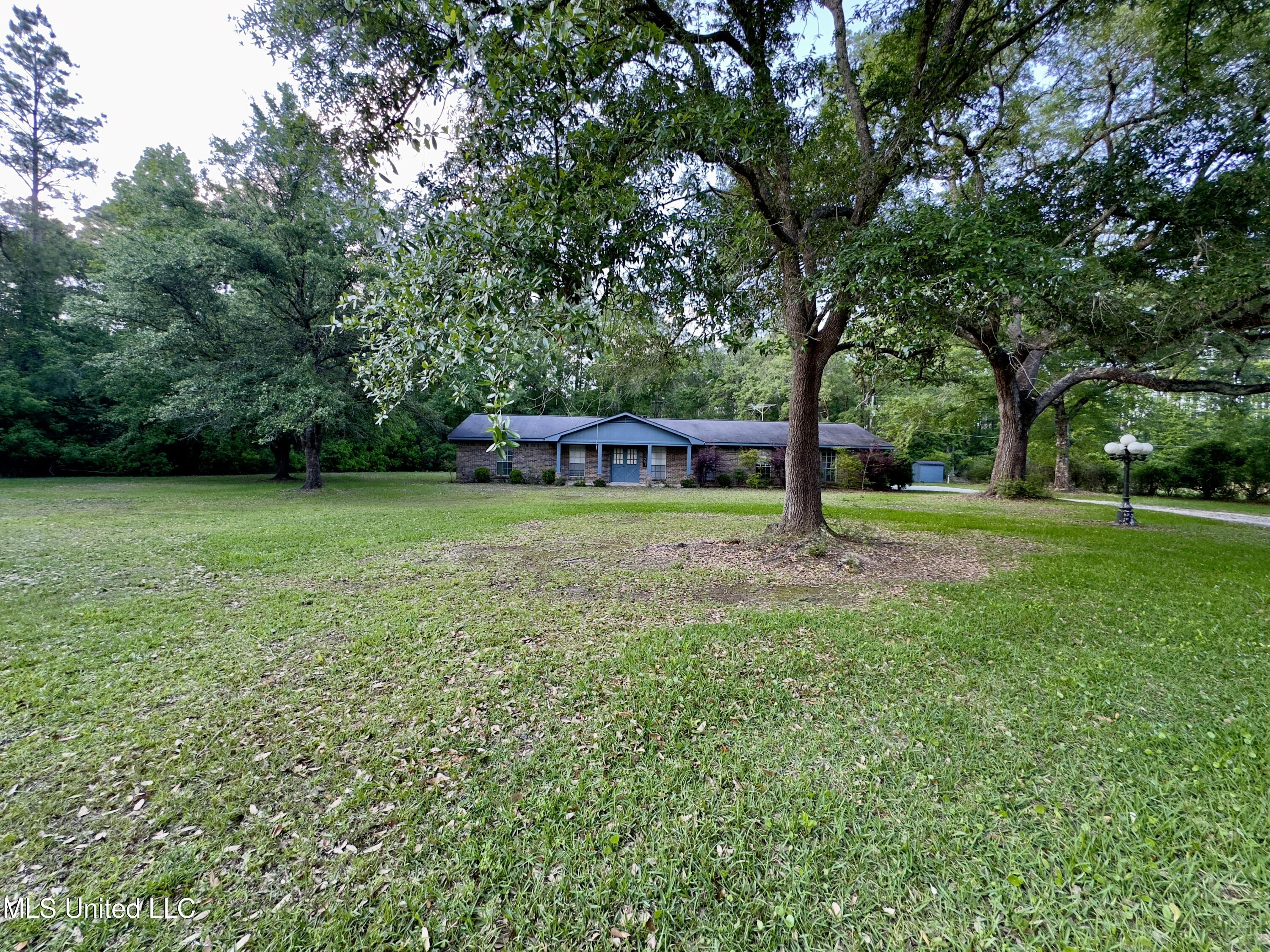 3427 Jr Davis Road, Moss Point, Mississippi image 1