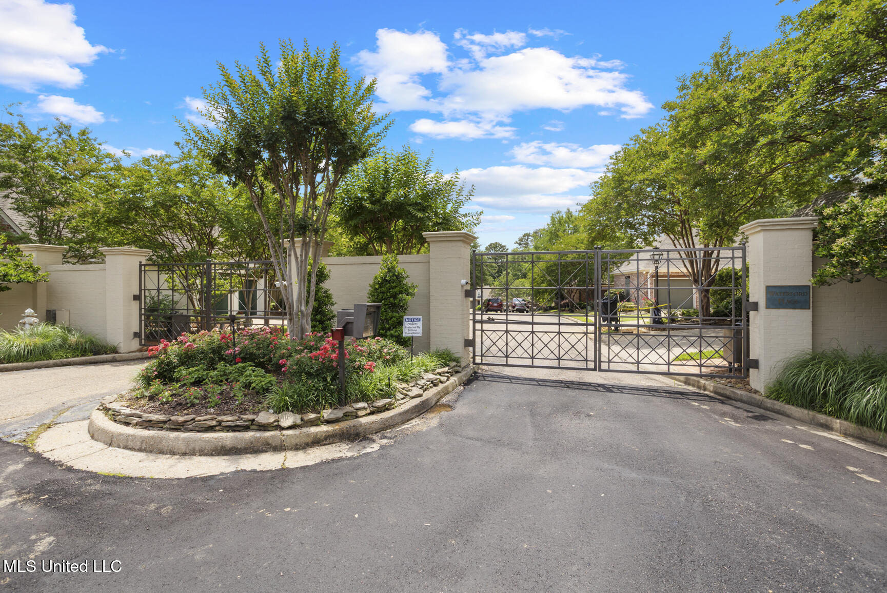 4 Waterford Place, Jackson, Mississippi image 2