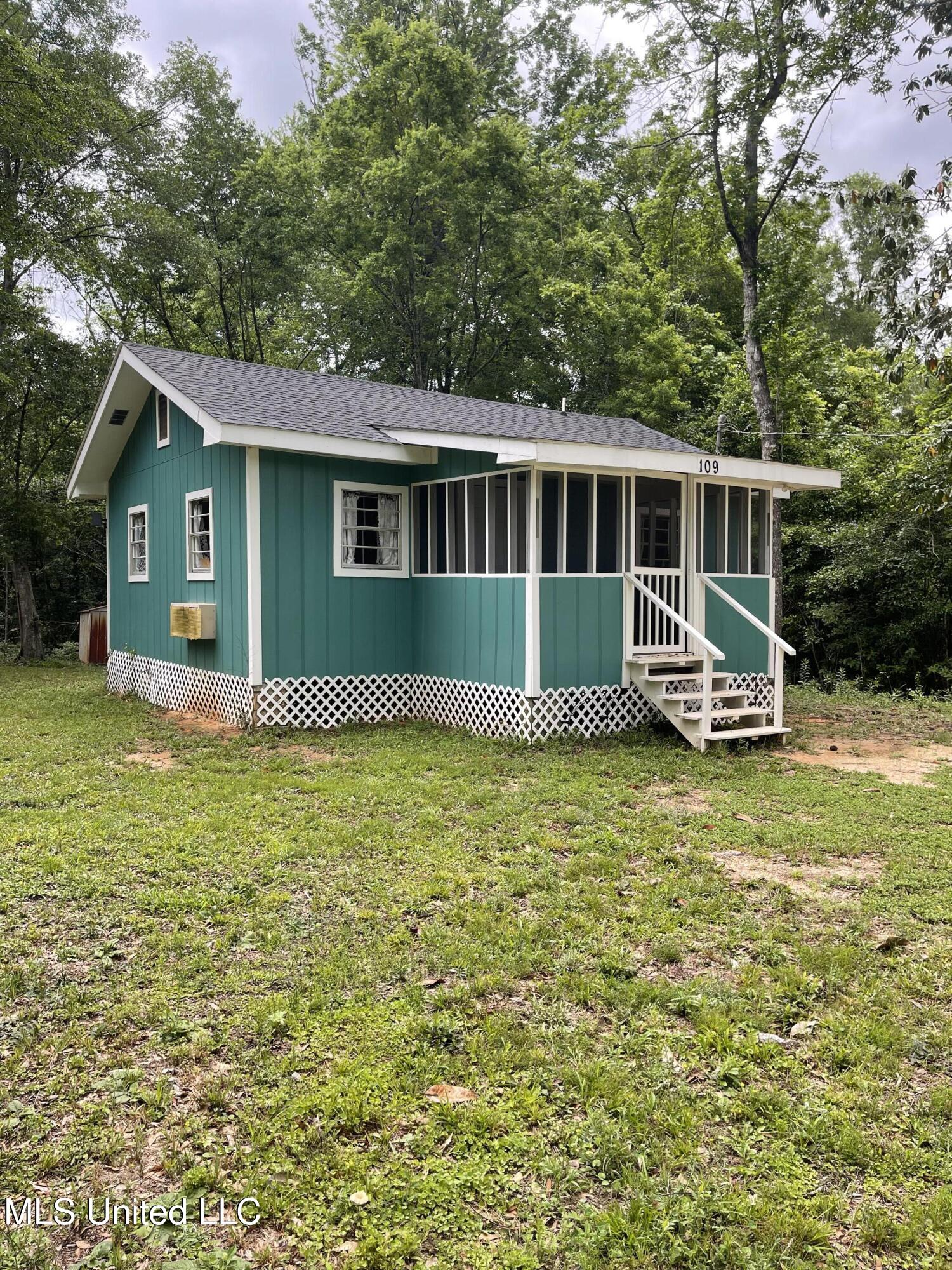 109 Honeysuckle Lane, Lucedale, Mississippi image 3
