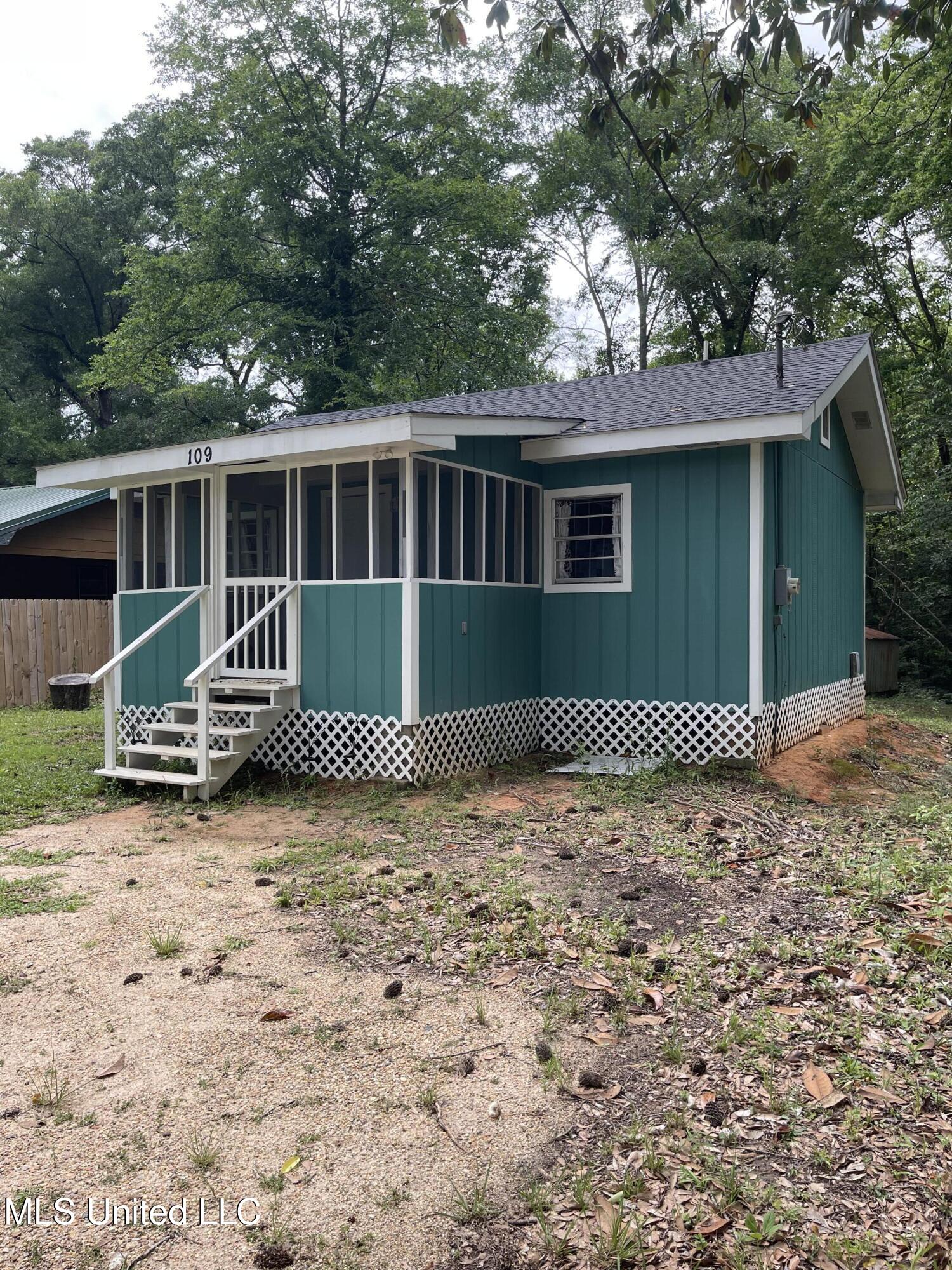 109 Honeysuckle Lane, Lucedale, Mississippi image 4