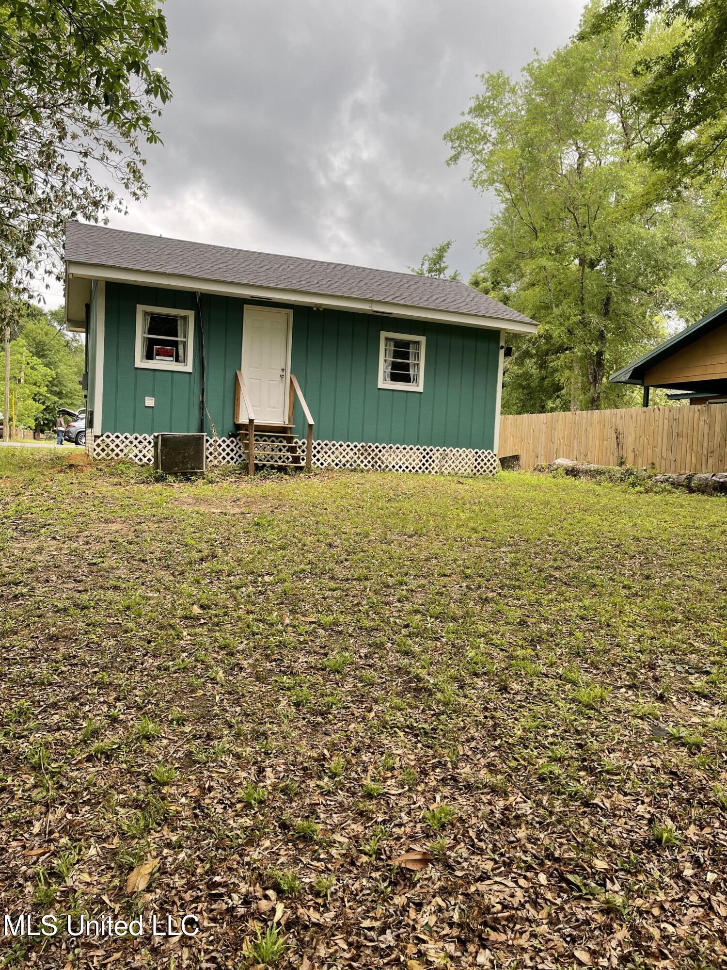109 Honeysuckle Lane, Lucedale, Mississippi image 5