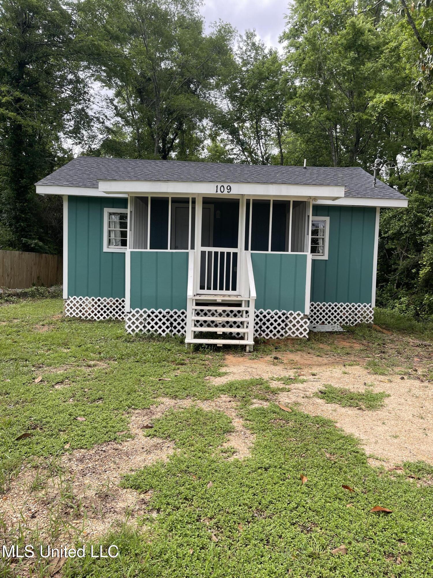 109 Honeysuckle Lane, Lucedale, Mississippi image 1